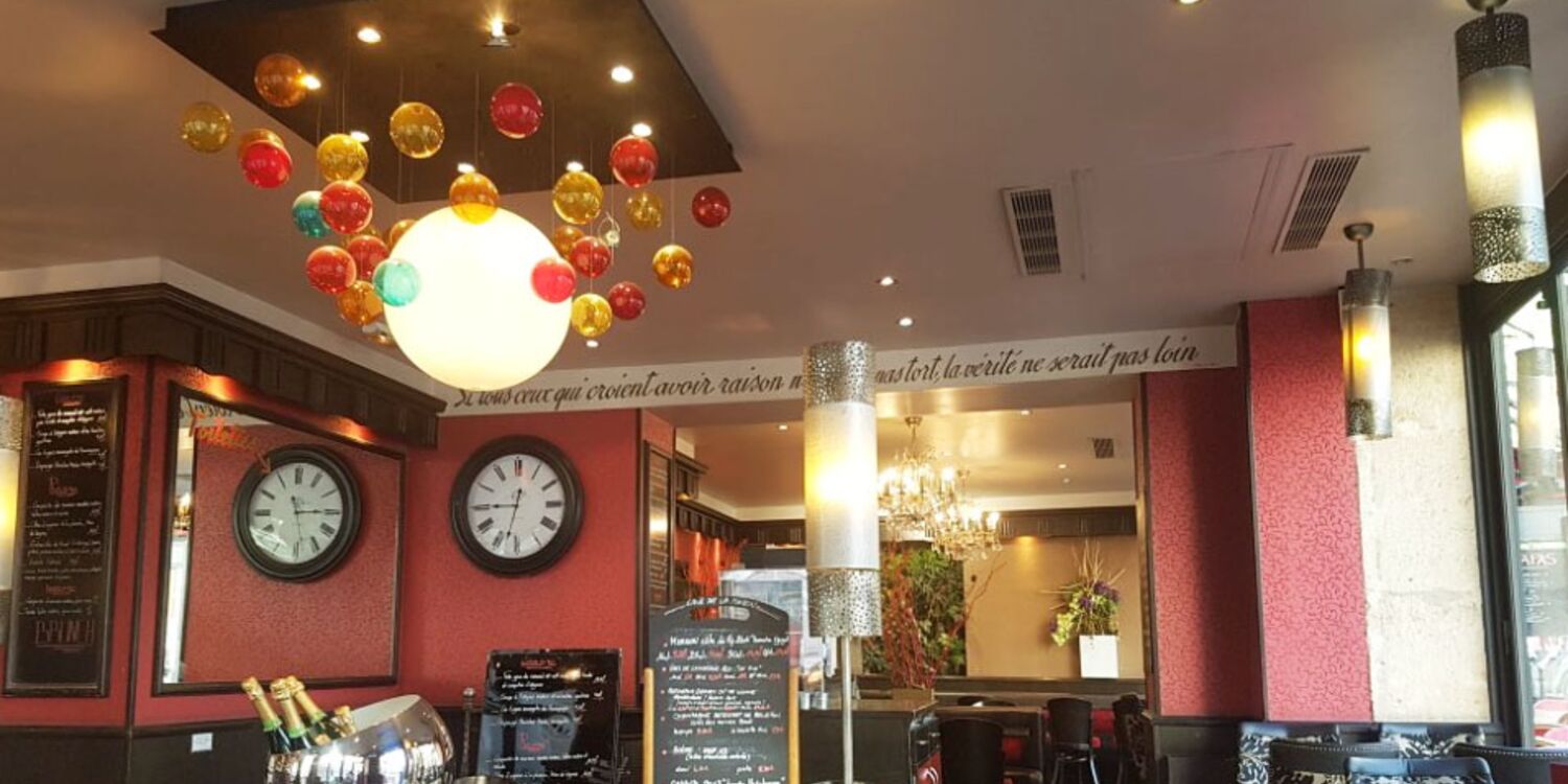 La Tour du Temple (fermé), bar, Une vue de l'intérieur du bar