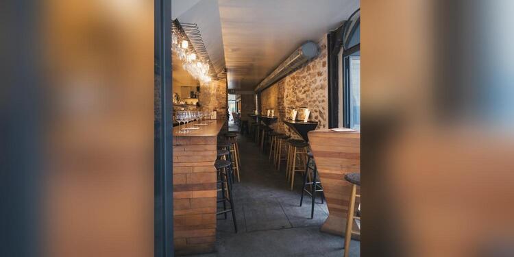 Chez Nous, bar