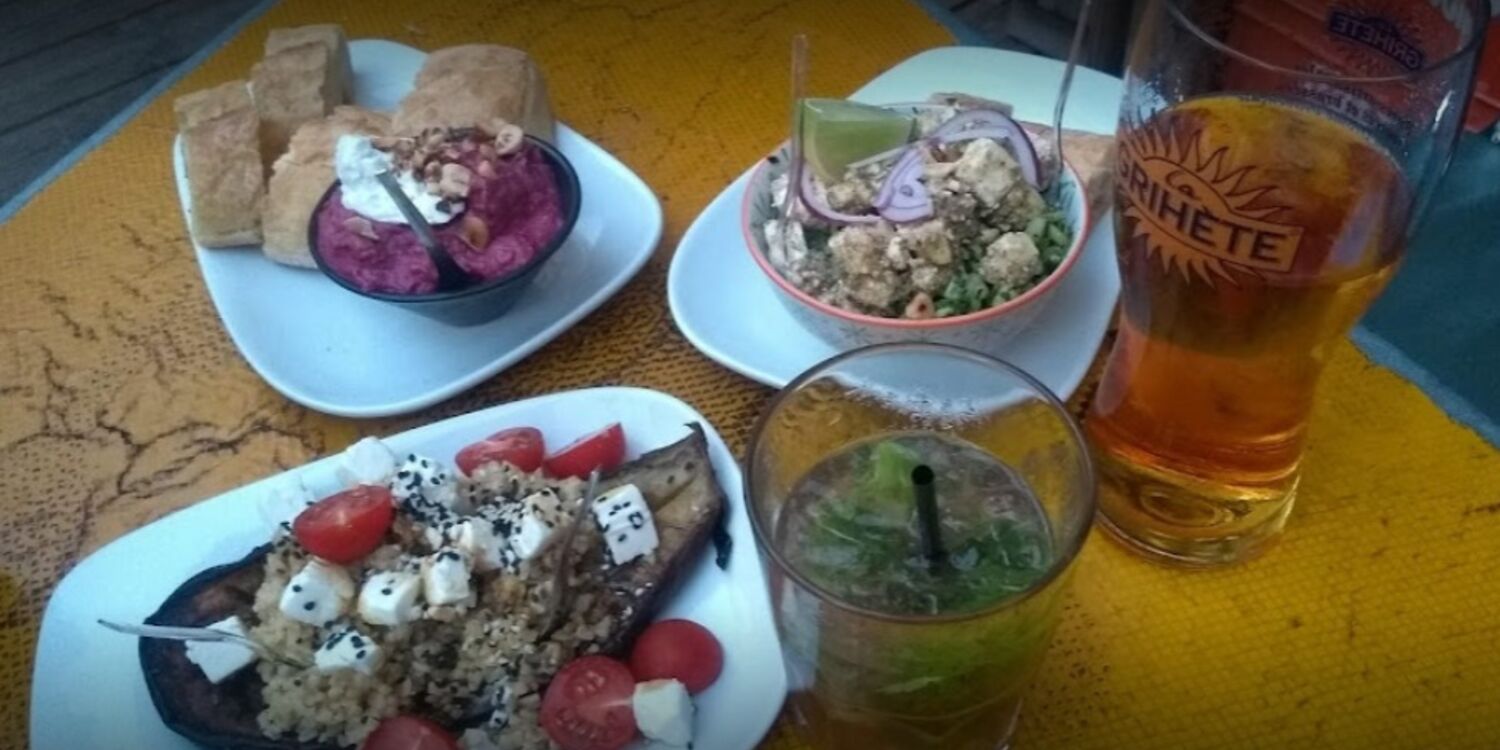 Obamo Café (fermé), bar, des spécialités à déguster sur place