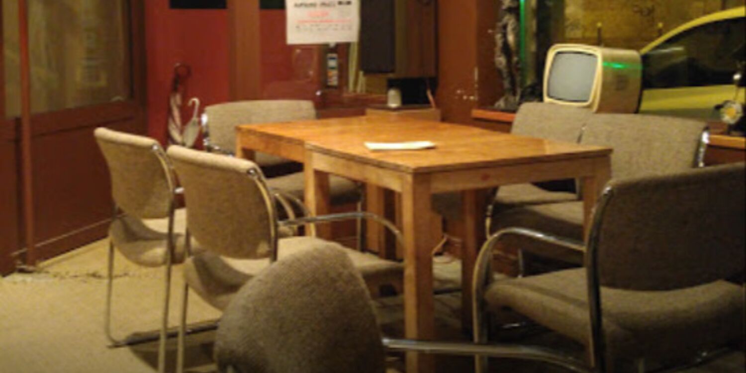 Obamo Café (fermé), bar, Une vue de l'intérieur du bar