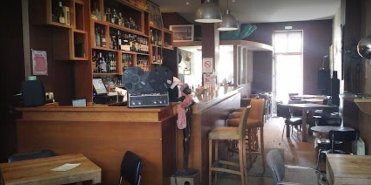 Obamo Café (fermé), bar, le comptoir du bar