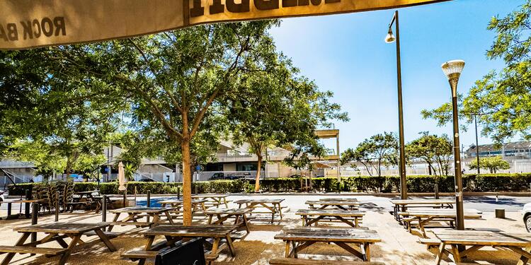 White Rabbit Rock Bar, bar