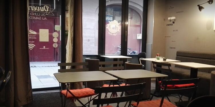 Au 5 (Fermé), bar, Une vue de l'intérieur du bar 