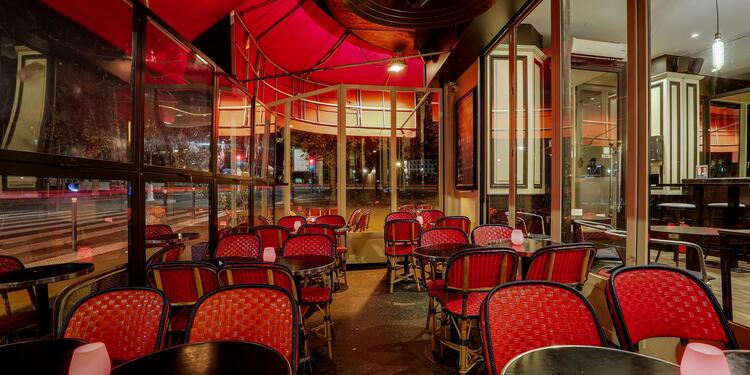 Le Canon de la Nation, bar