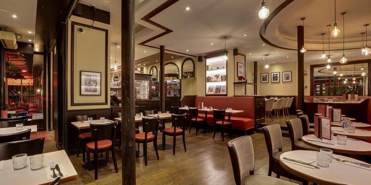 Le Canon de la Nation, bar