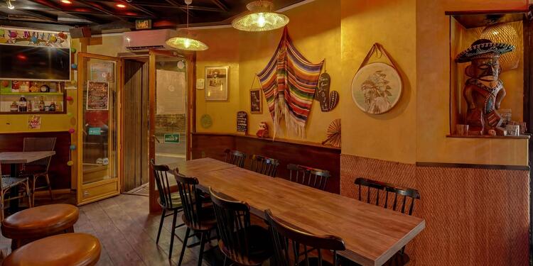 El Tequila Mexicana, bar