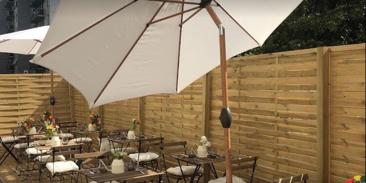 Instant-Lunch, restaurant, La terrasse de l'établissement