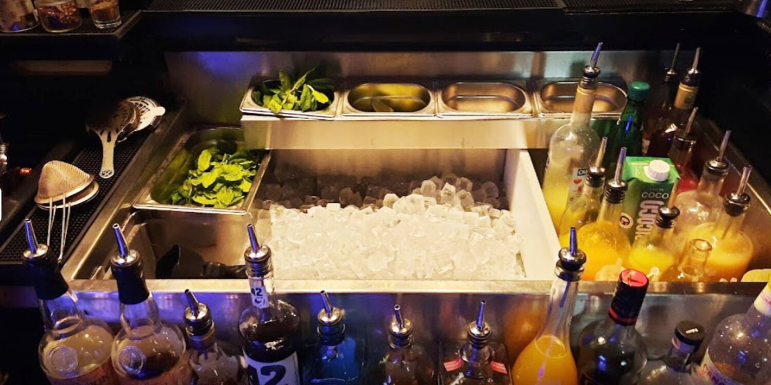 Le Cartel Bar (fermé), bar, Une vue de l'intérieur du bar