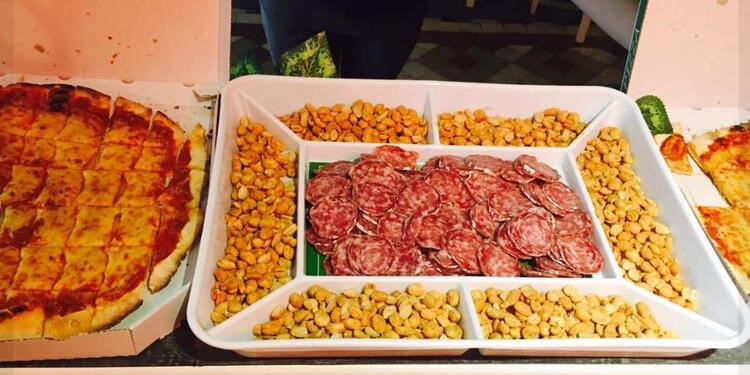 Wanted Saloon (fermé), bar, des spécialités à grignoter sur place