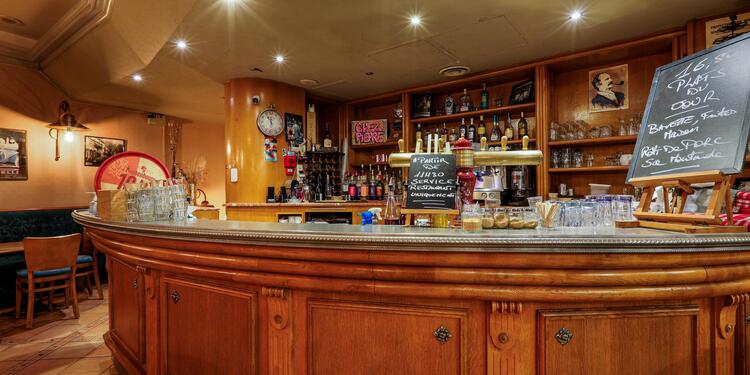 Café Chez Pierre, bar