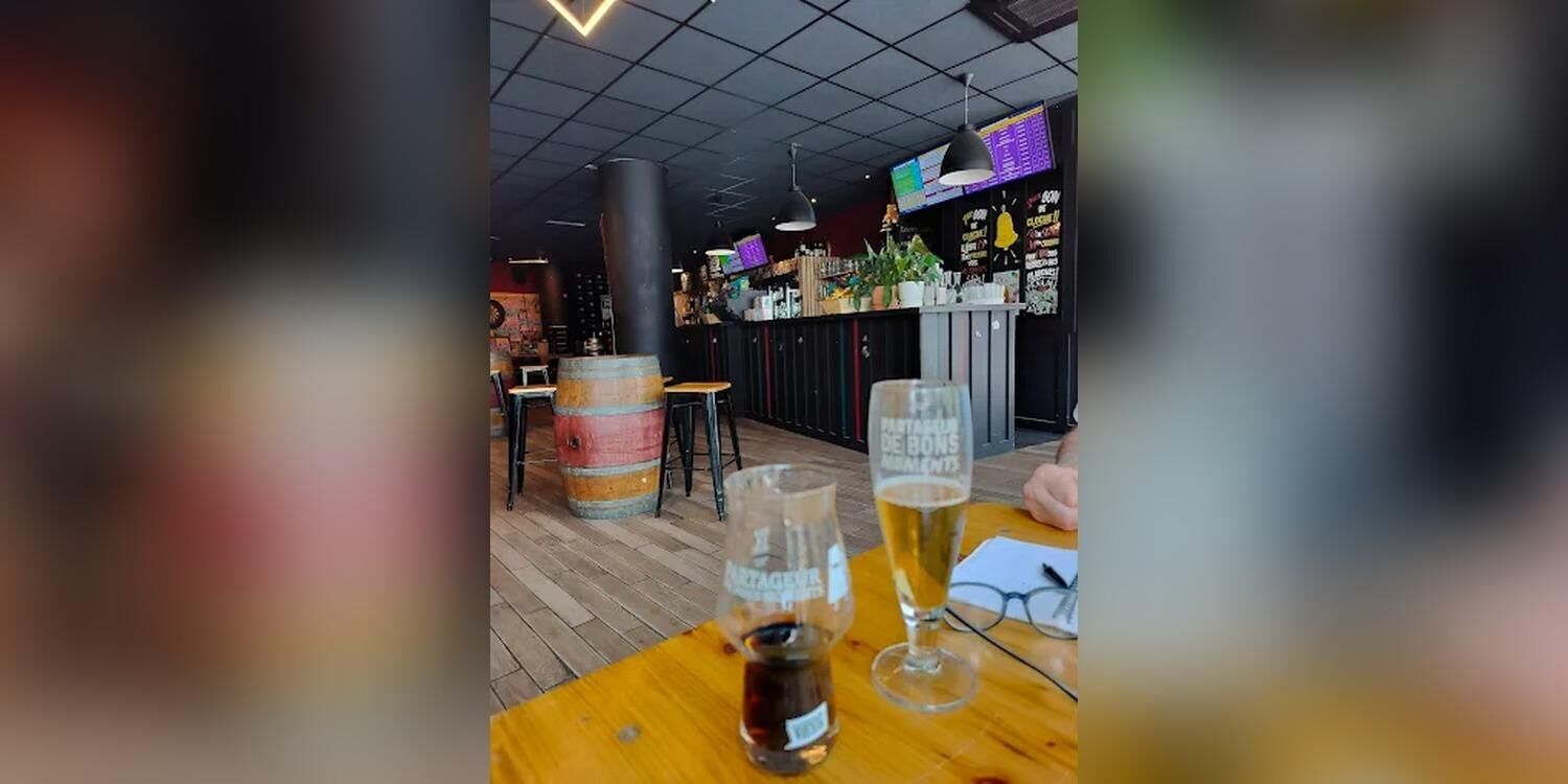 V and B Nanterre, bar