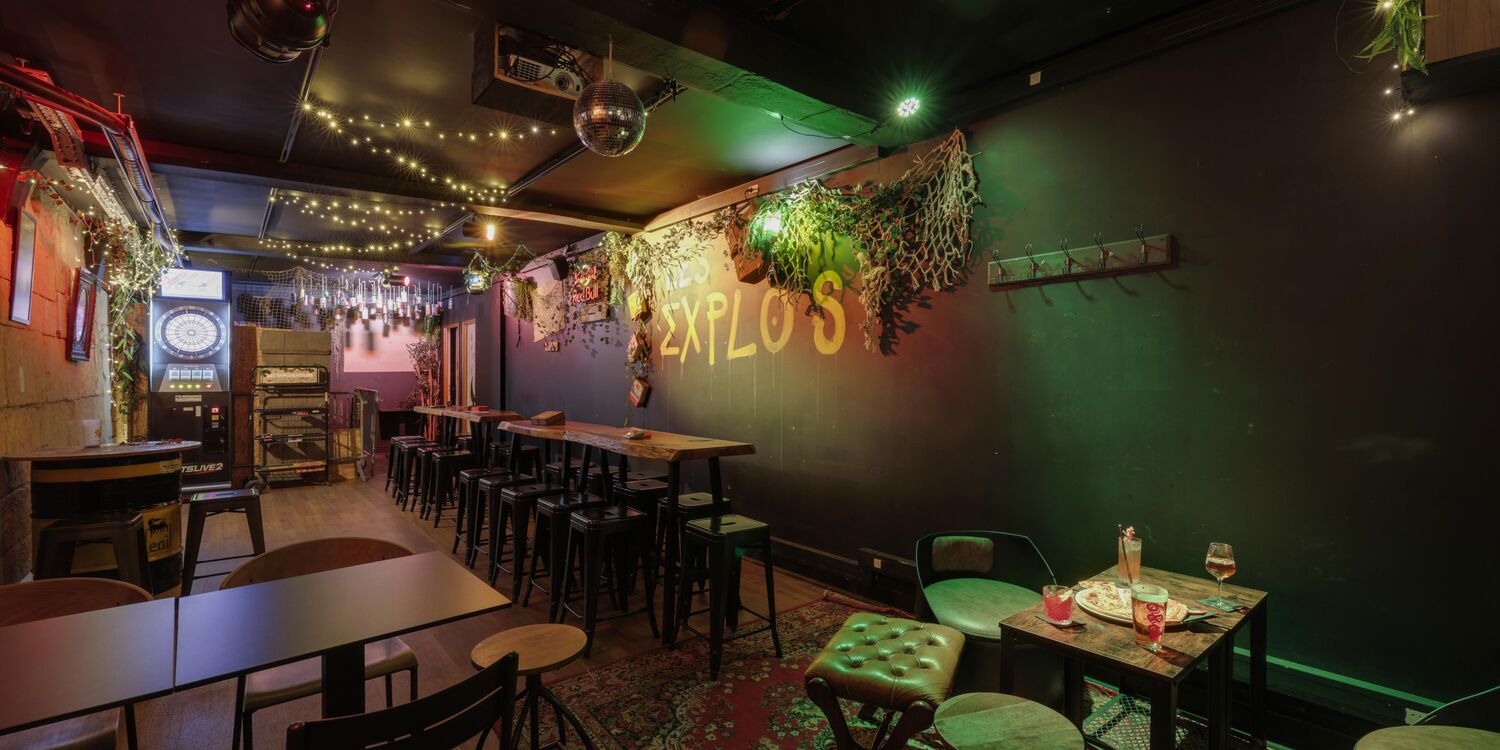 Les Explorateurs, bar