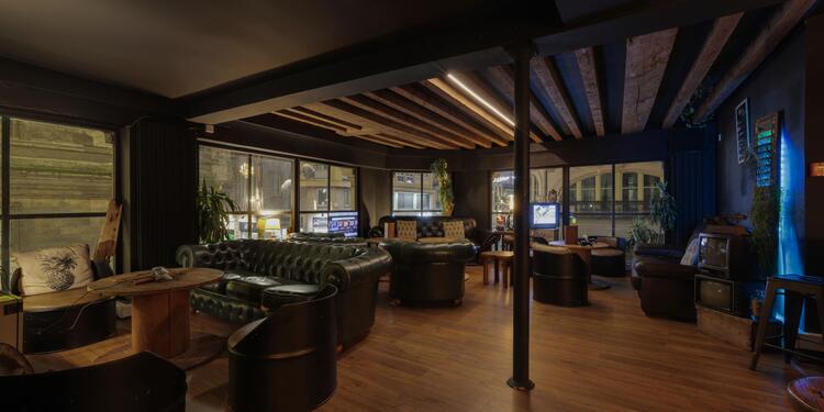 Les Explorateurs, bar