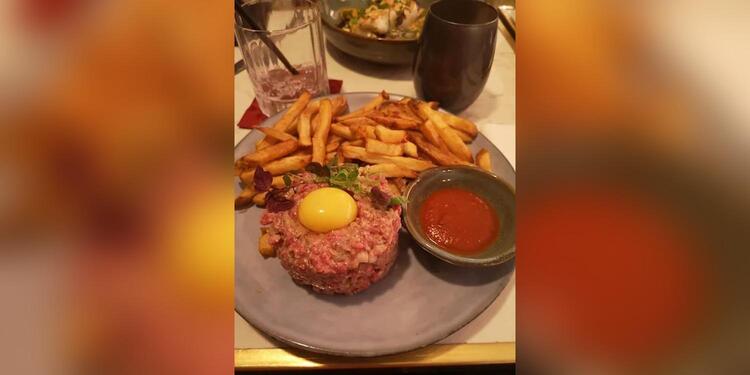 Demain peut-être, bar