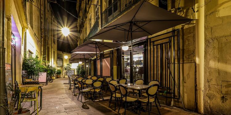 Bonsoir, bar