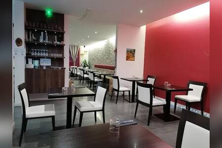 Mazats, Restaurant Vauréal Centre-ville #0