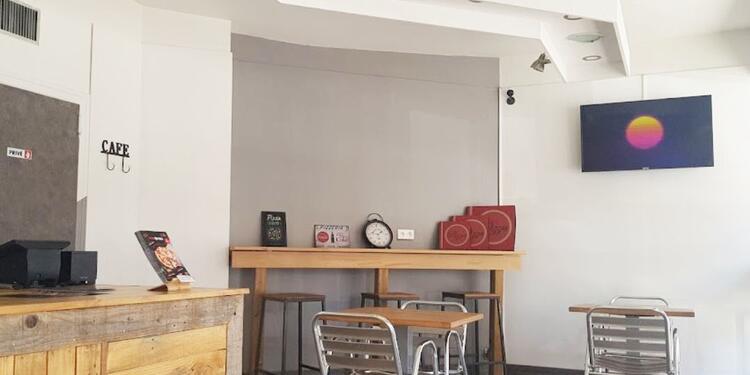 Maes'Pizza (fermé), restaurant, Une vue de l'intérieur du restaurant 