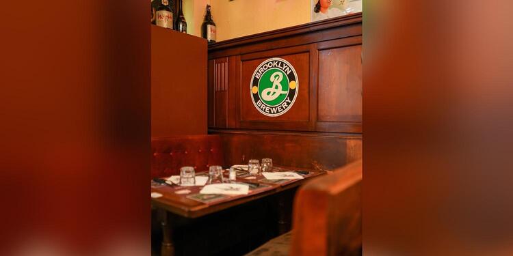 Le Falstaff, bar