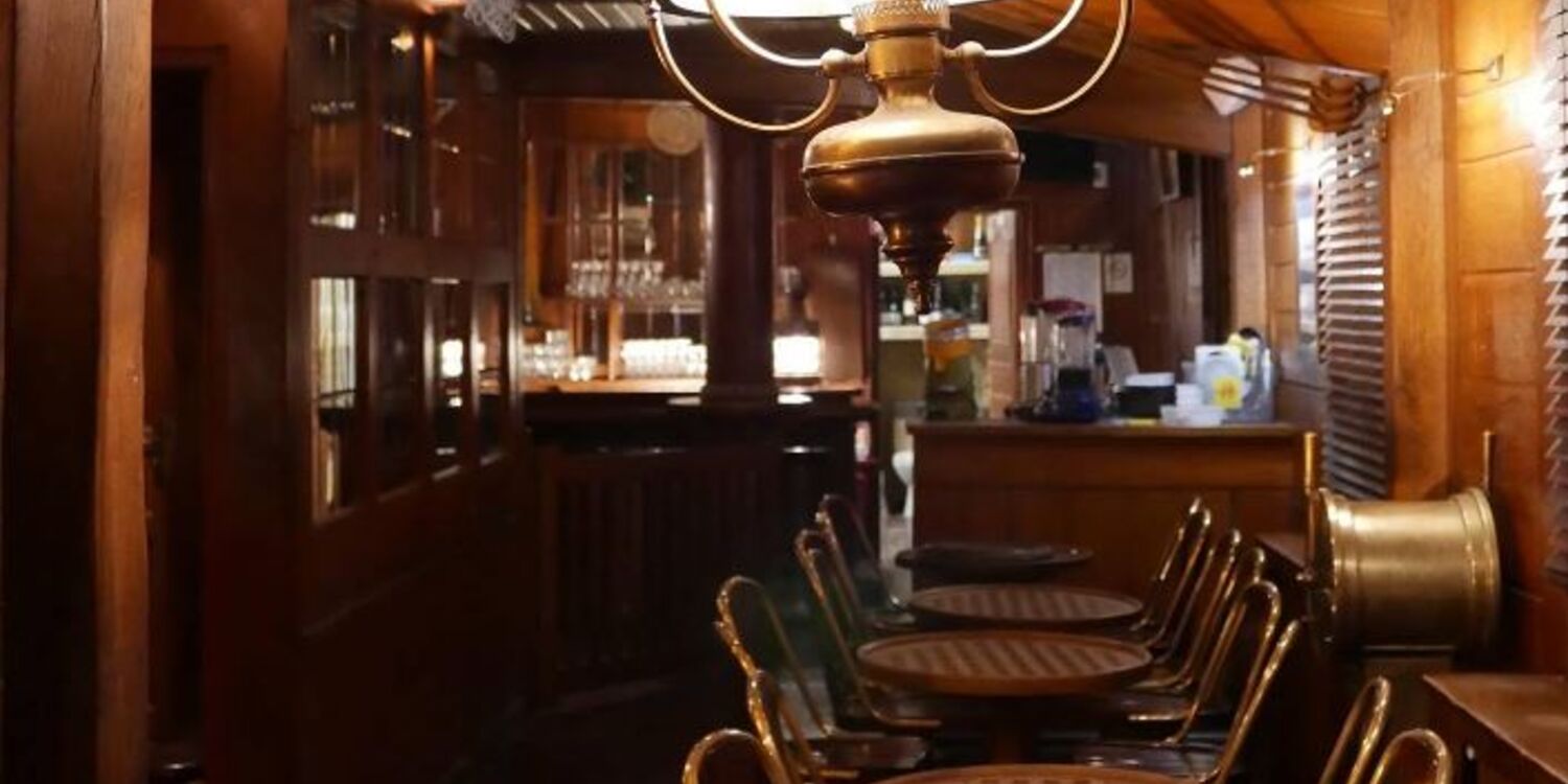 POLLEN (fermé), bar, Une vue de l'intérieur du bar