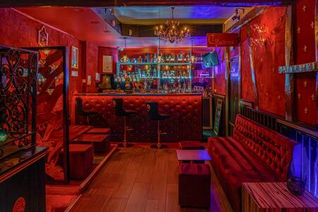 Les Caractères, Bar Paris Monnaie #0