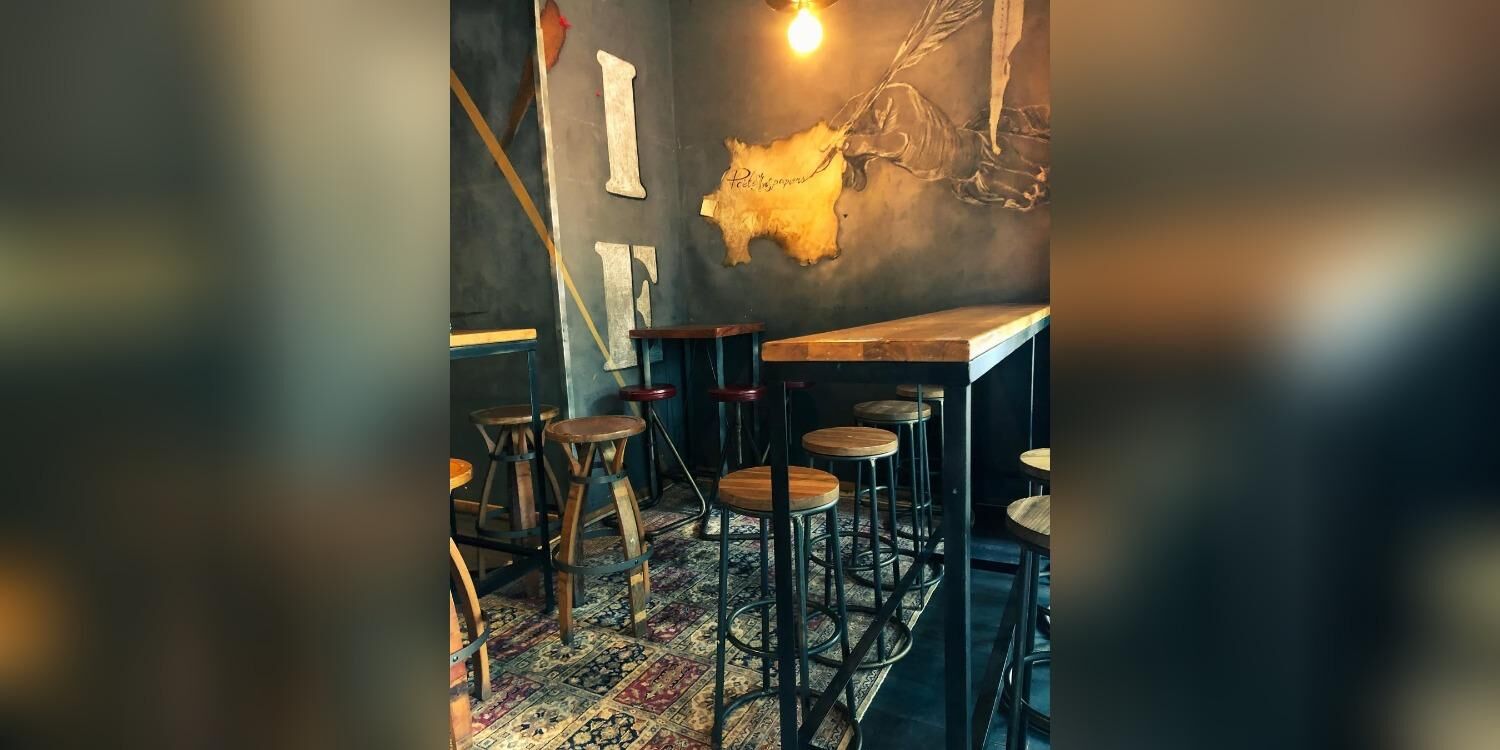 La Petite Poésie, bar