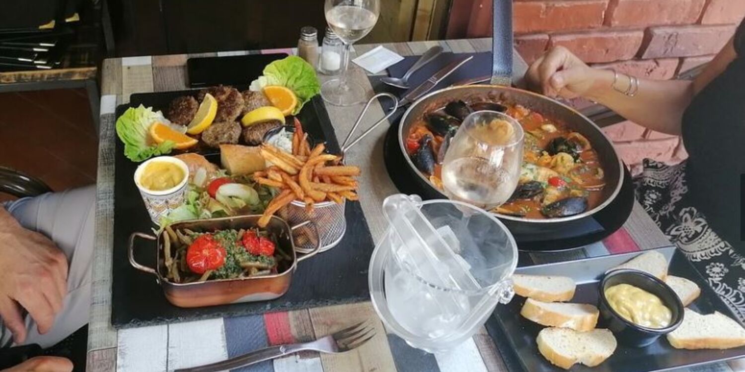 O family's (fermé), restaurant, des plats servis au restaurant
