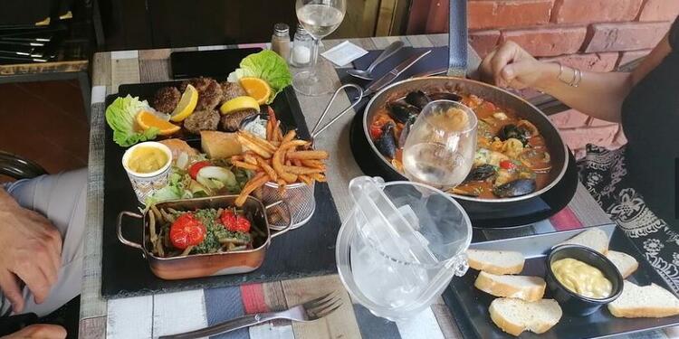 O family's (fermé), restaurant, des plats servis au restaurant