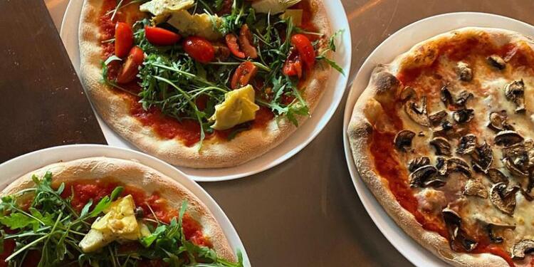 Lupo Caffe (fermé), bar, Des spécialités à grignoter sur place