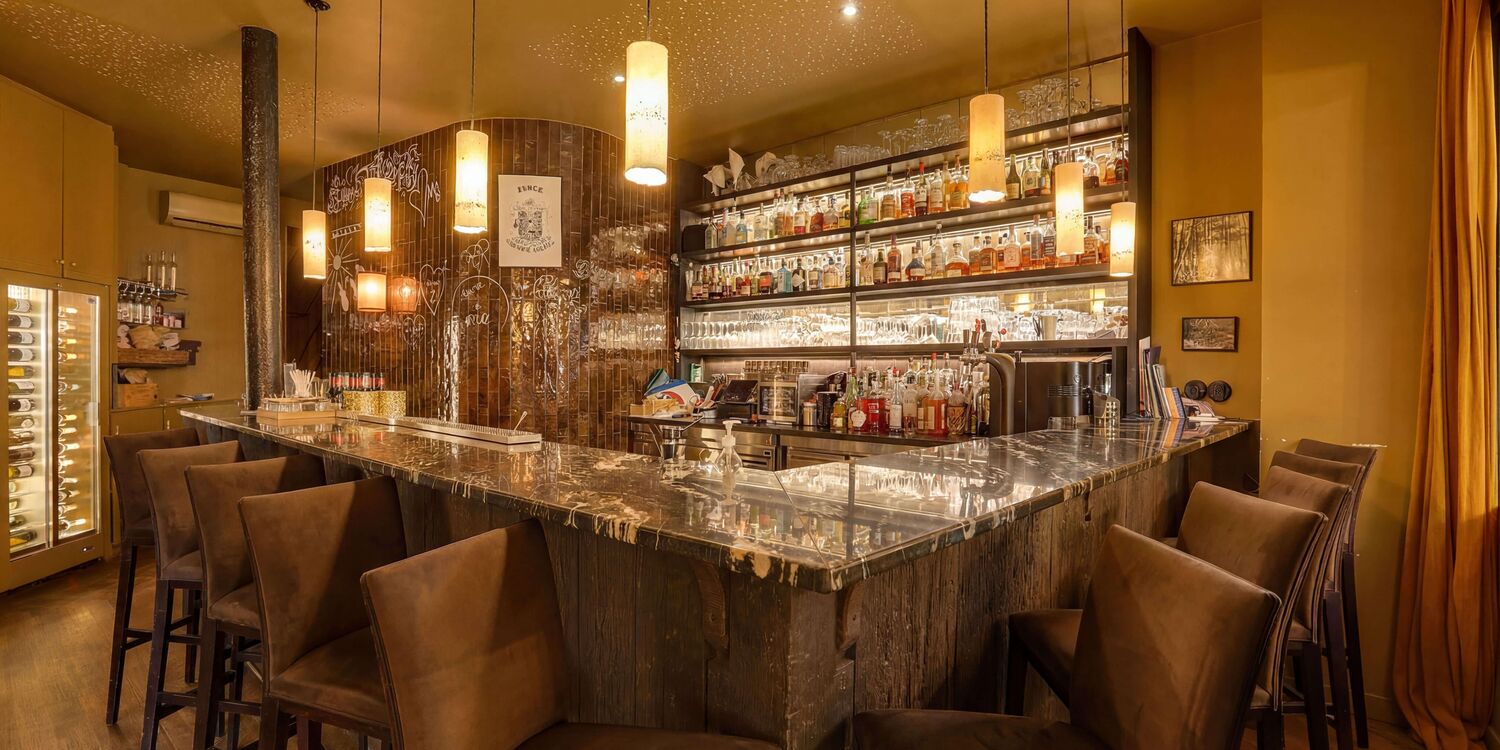 Beaux Parleurs, bar