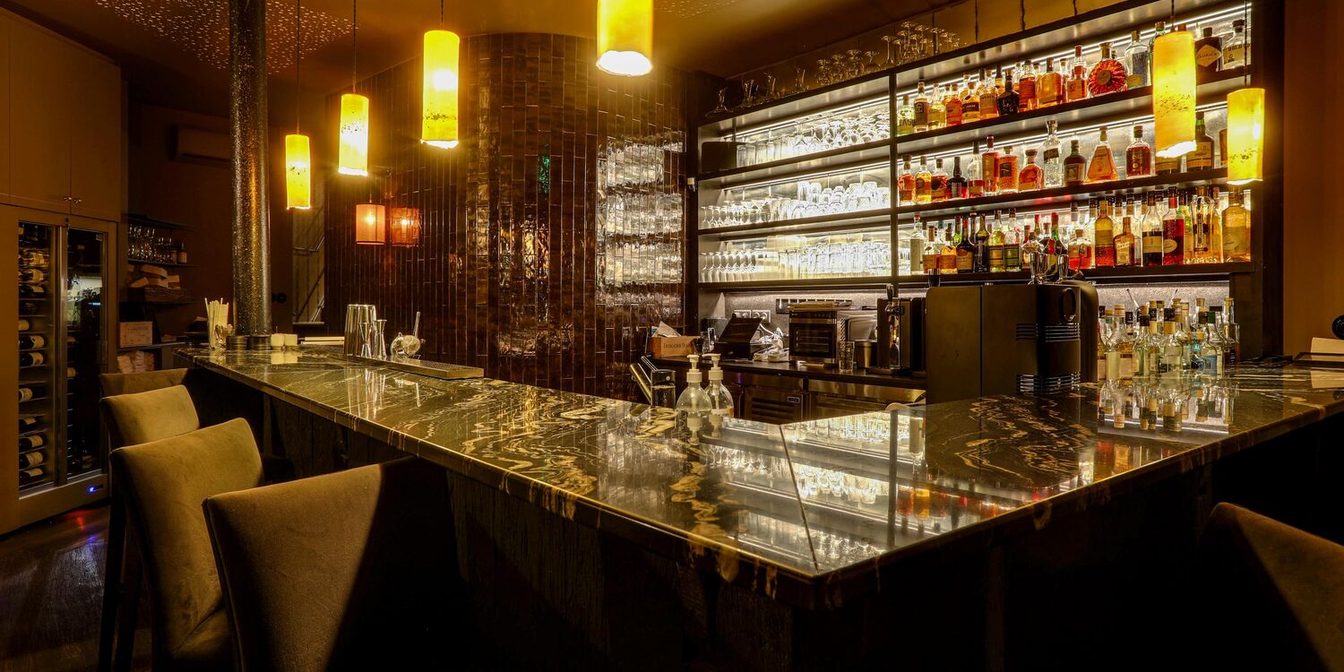 Beaux Parleurs, bar