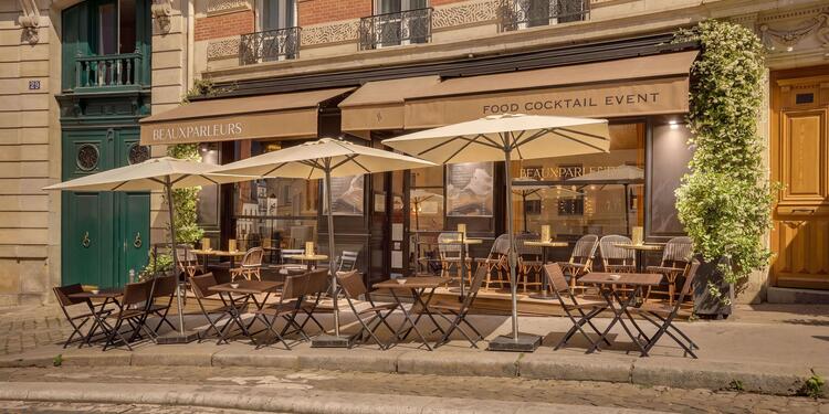 Beaux Parleurs, bar
