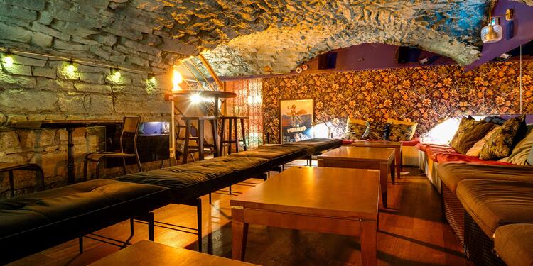 La Faute aux Ours, bar