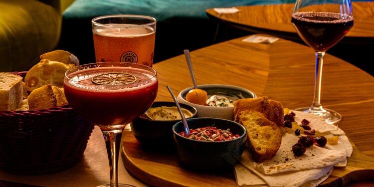 La Faute aux Ours, bar