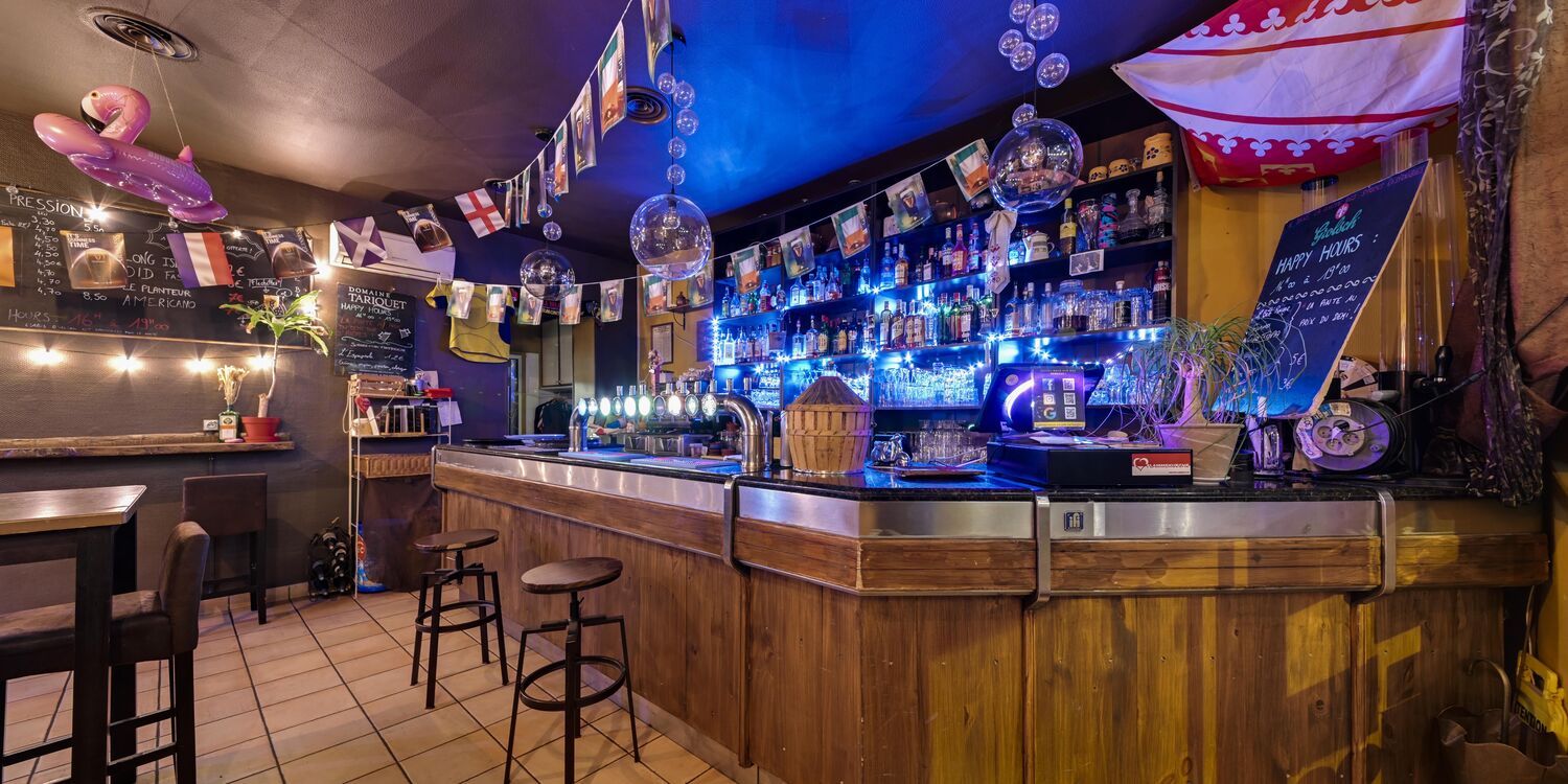 Des Bulles sous le Plafond, bar