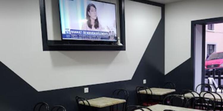 Café De La Paix, bar, Possible de duffusés Match