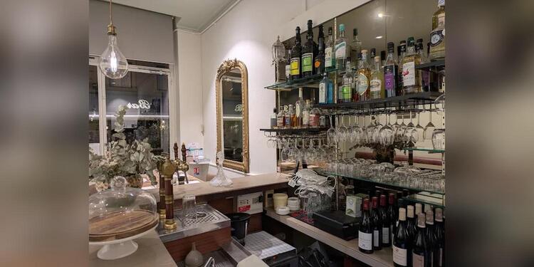 Le Petit 6, restaurant