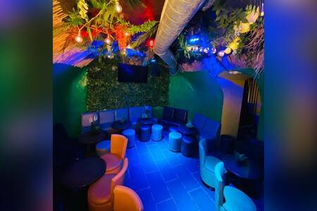California Avenue, Bar Paris Les Halles #0