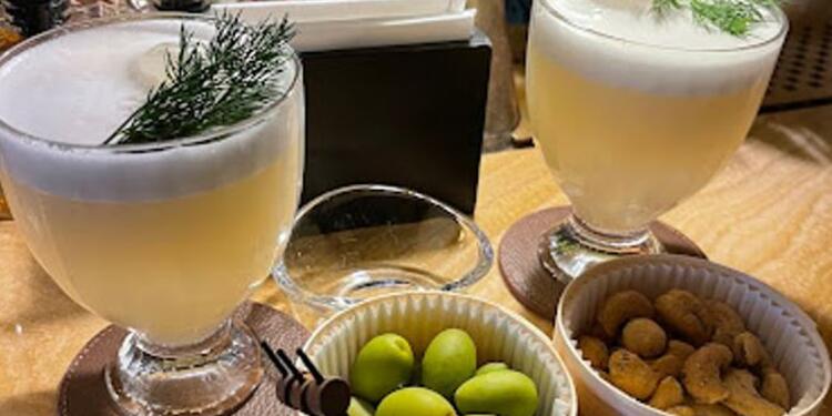 Les Ambassadeurs, bar