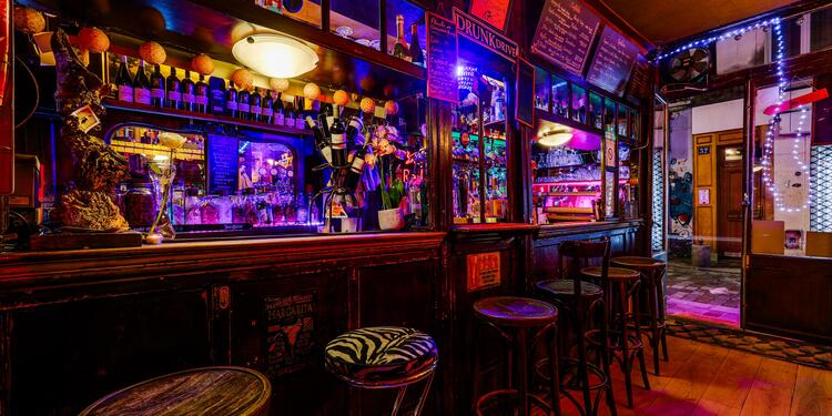 Le Bar à Nenette, bar