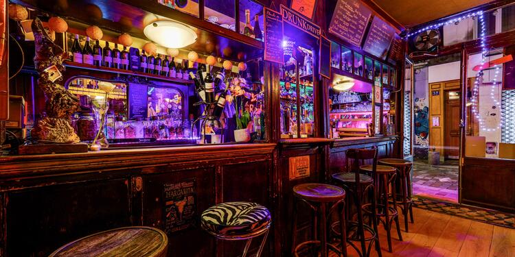 Le Bar à Nenette, bar