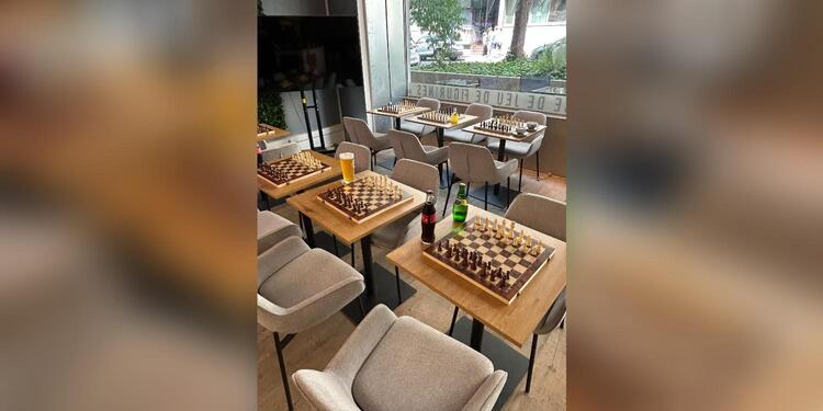 French Wargame Café, bar