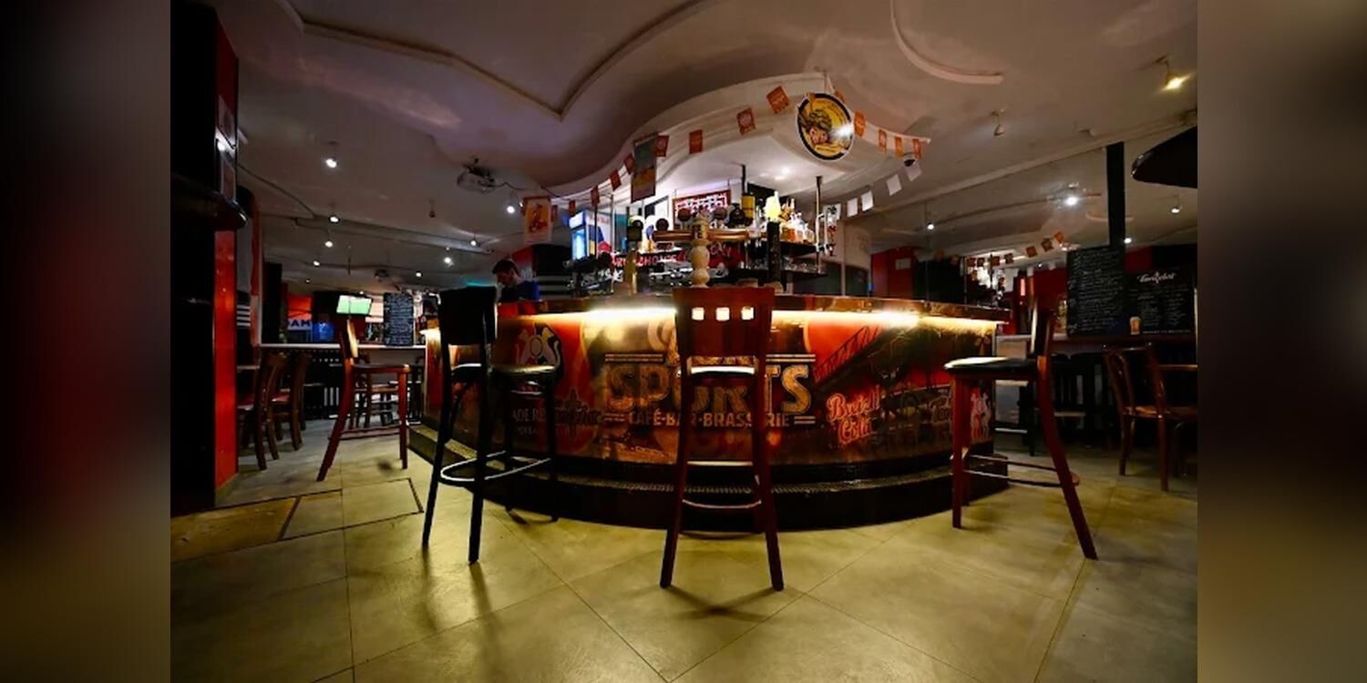 Aux Sports, bar