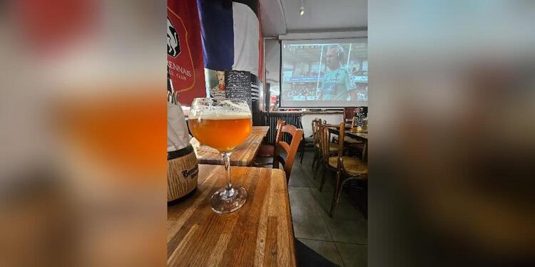 Aux Sports, bar