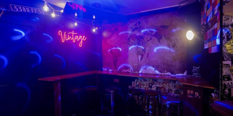 Vintage bar, bar