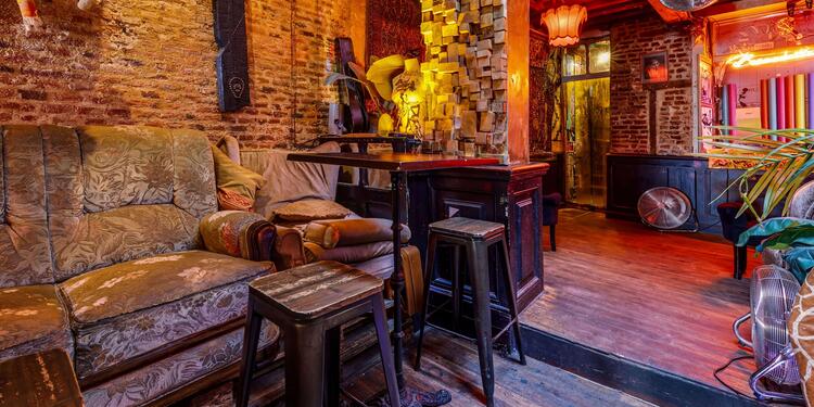Bernadette, bar