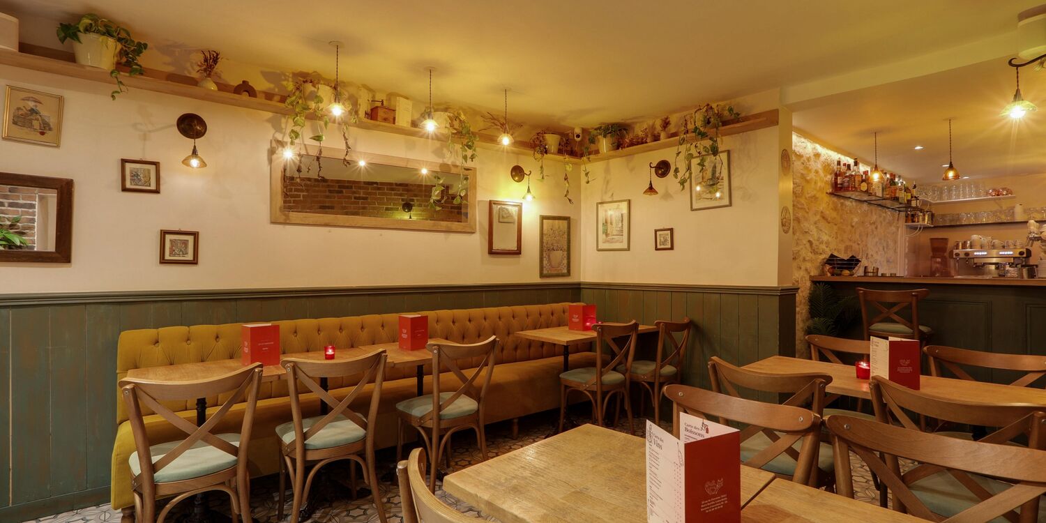 Lily of charonne, bar