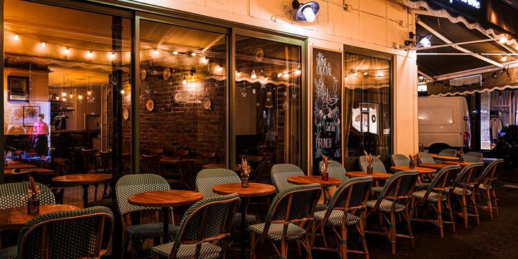 Lily of charonne, bar