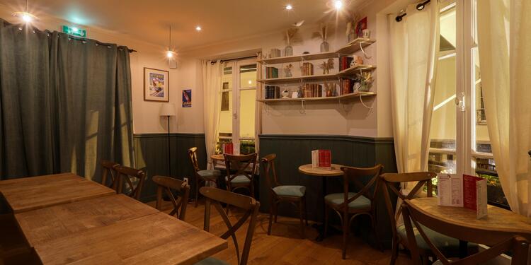 Lily of charonne, bar