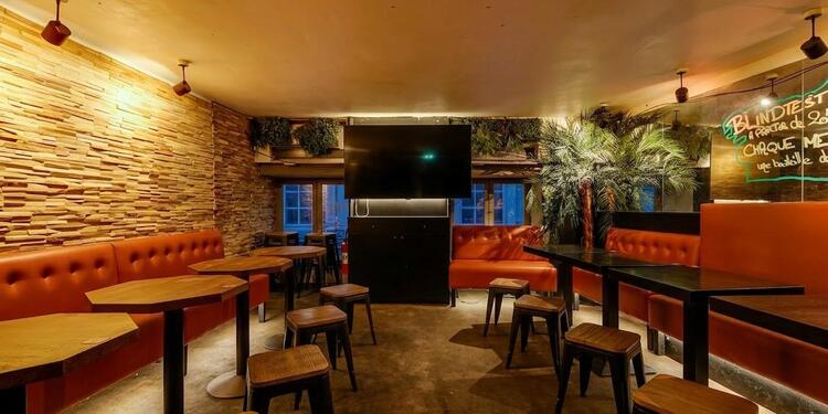 Le K1ZE, bar