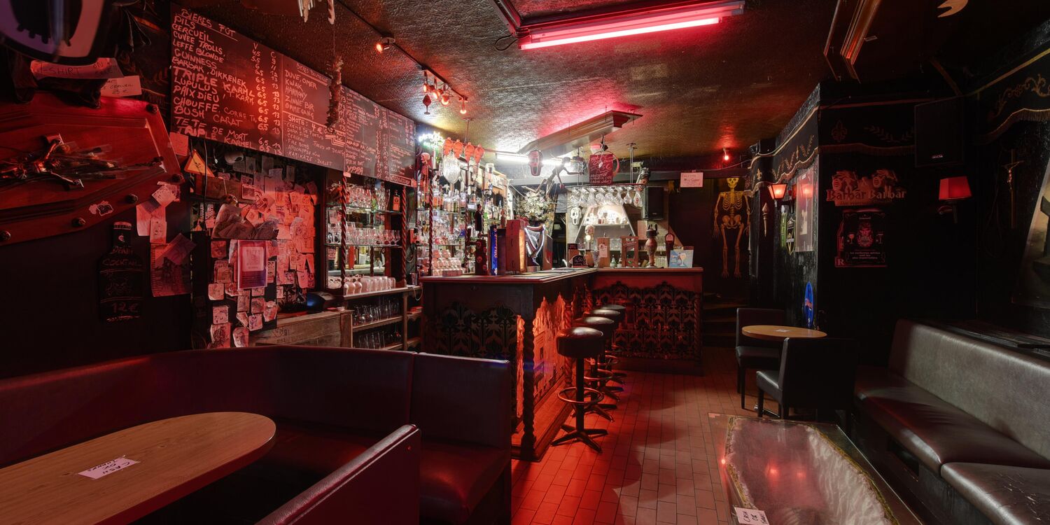 Le Cercueil, bar